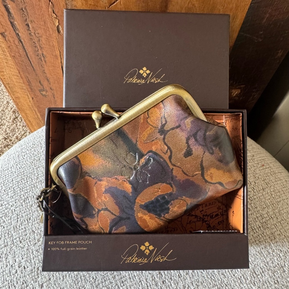 SOLD NWT Patricia Nash key fob pouch - Picture 2 of 13